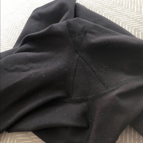 Lululemon 4 HR wunder unders! - Picture 3 of 4